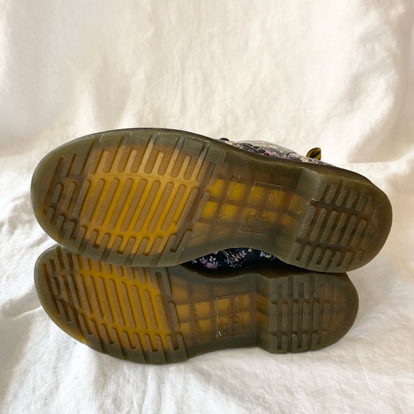 Dr. Martens Floral Print Leather Boots - Picture 3 of 12